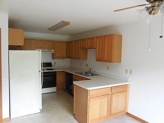 3rd image of N113W16276 Sylvan Cir Unit 6