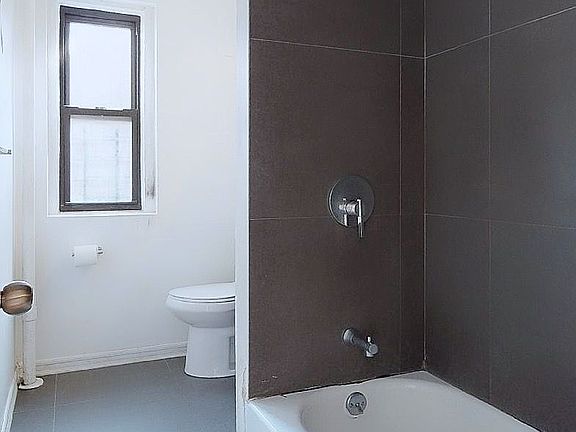 5th image of 200 Haven Ave APT 5R