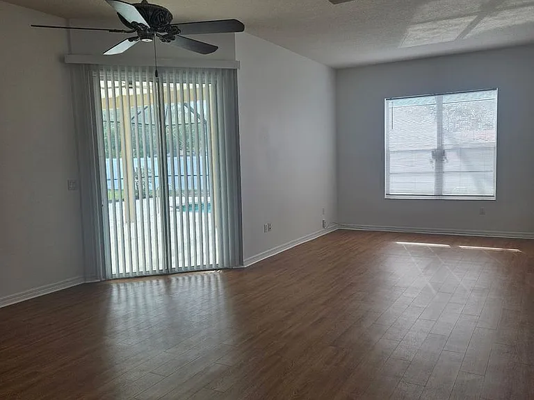 1 Emmons Ln — Photo 8