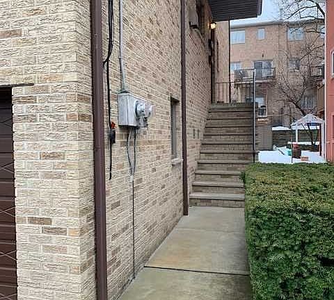 2nd image of 724 W End Ave #2