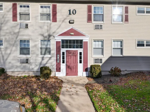 324 Post Avenue #10F, Westbury, NY 11590