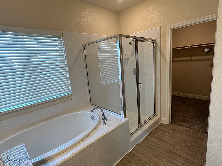 2494 Valdes Dr — Photo 21