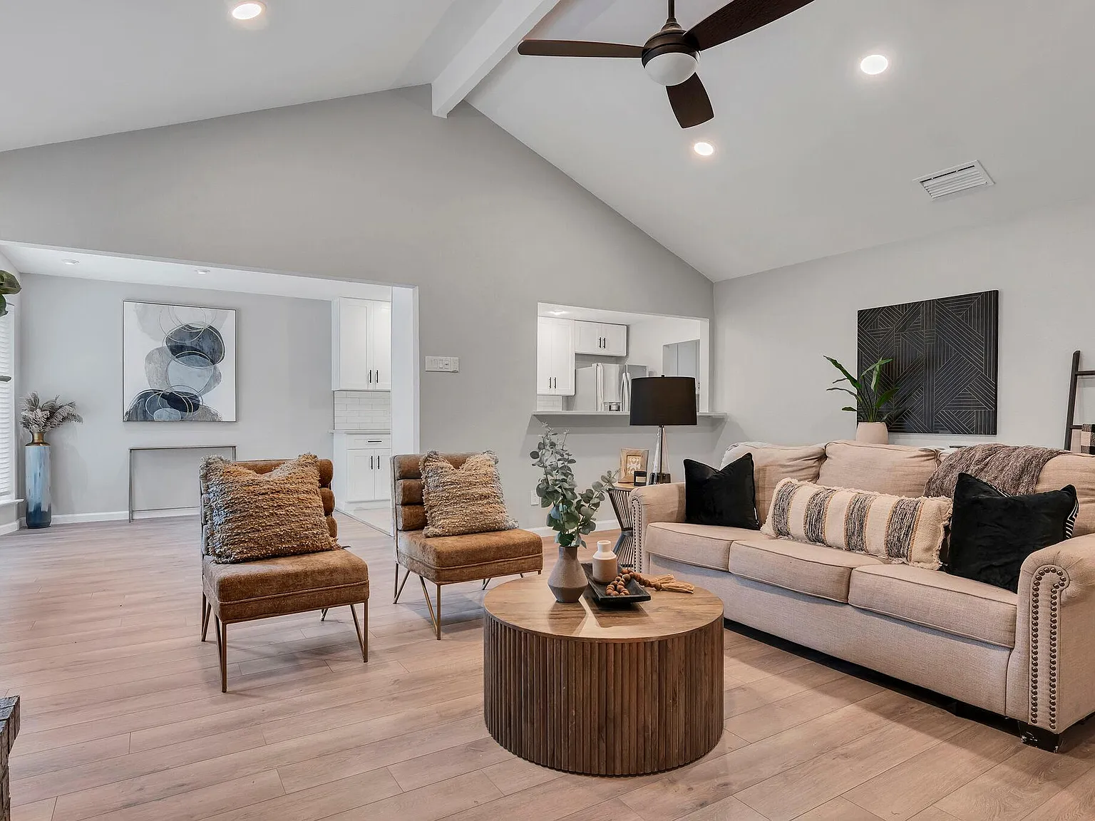 3 bed, 1778 sqft, $2,850 — Photo 4