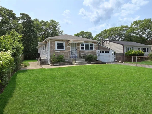 702 Johnson Avenue, Ronkonkoma, NY 11779