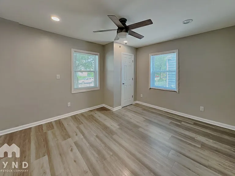 3420 Medina Ave — Photo 6