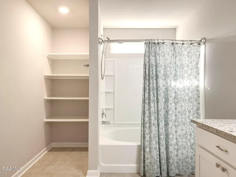 200 S Lakepointe Dr — Photo 17