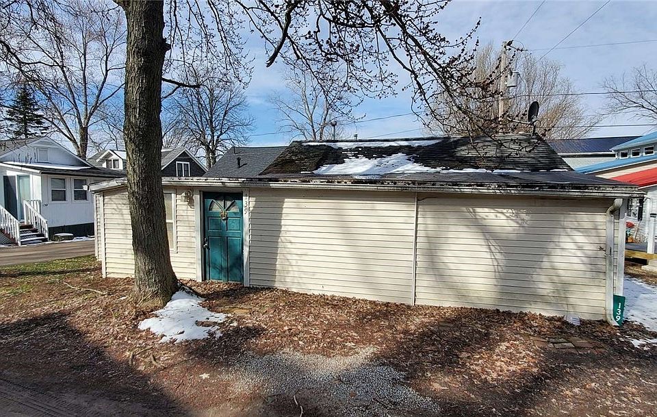 1st image of 139 Lakeside Dr