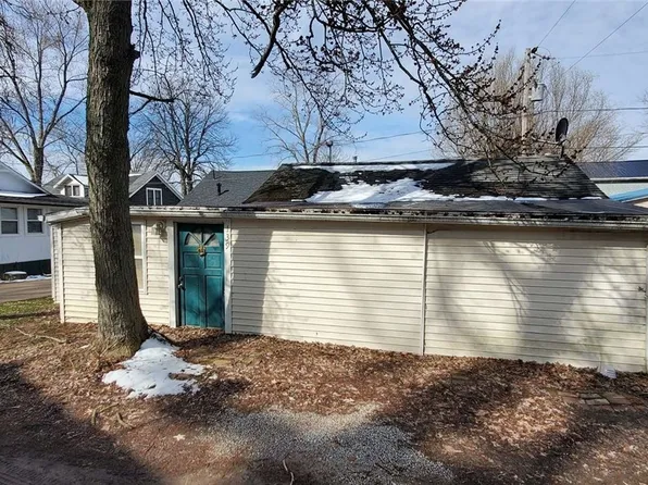 139 Lakeside Dr, Chippewa Lake, OH 44215