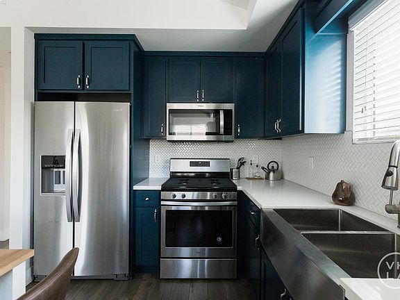 2nd image of 3650 Percy St