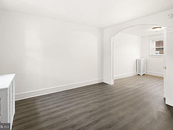 3rd image of 614 Littlecroft Rd