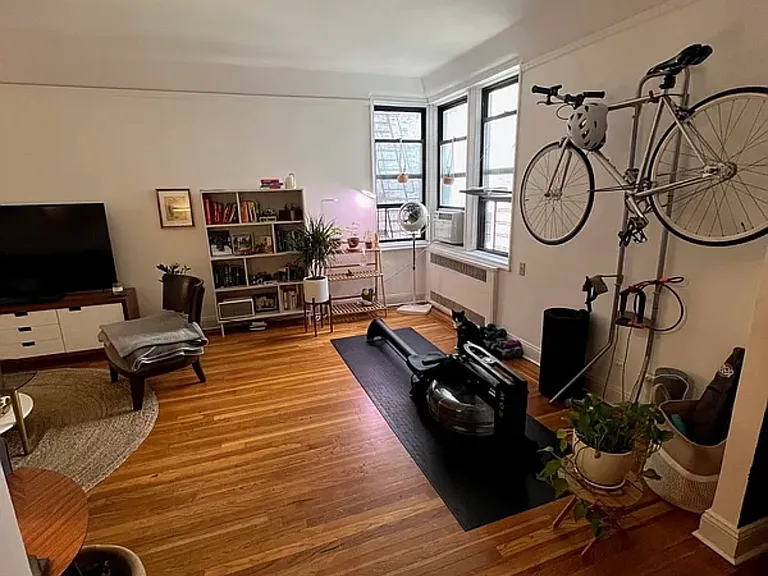 854 Ocean Ave #8A — Photo 3