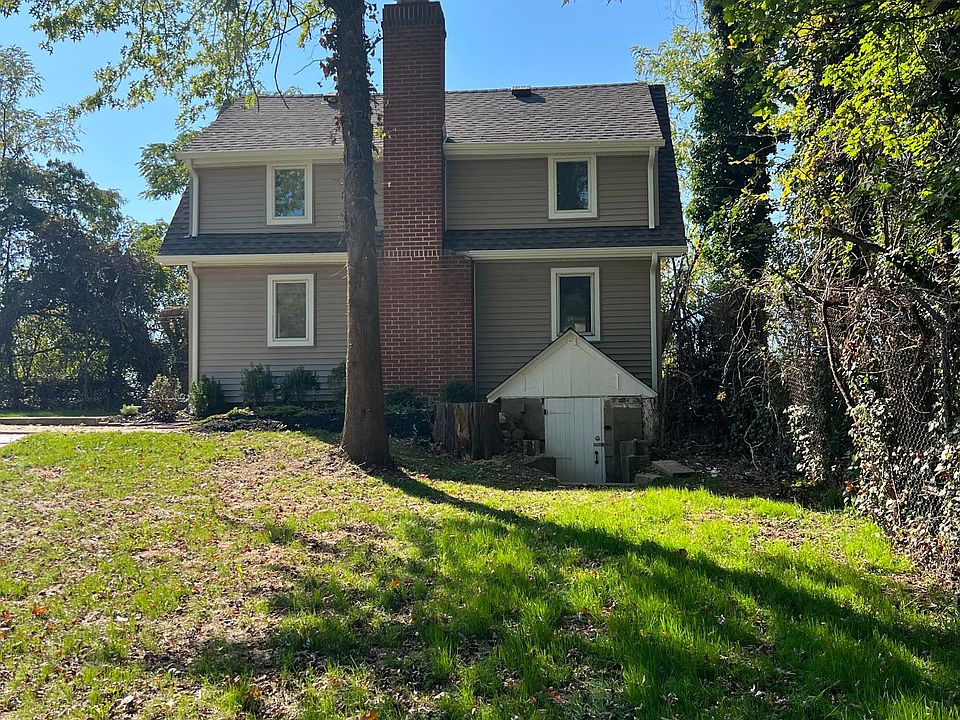 cottage side view