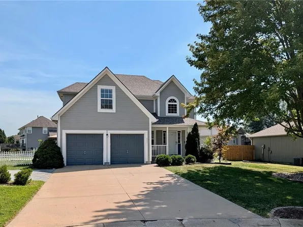 953 NW Maplewood Ct, Grain Valley, MO 64029