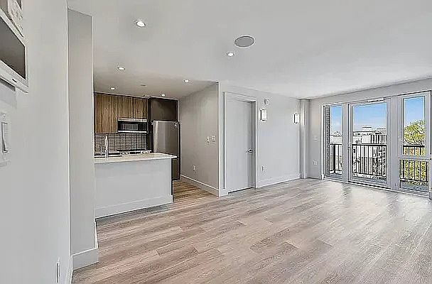 1st image of 2605 Snyder Ave #6C