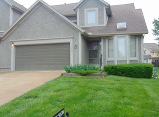 10724 W 115th Pl, Overland Park, KS 66210