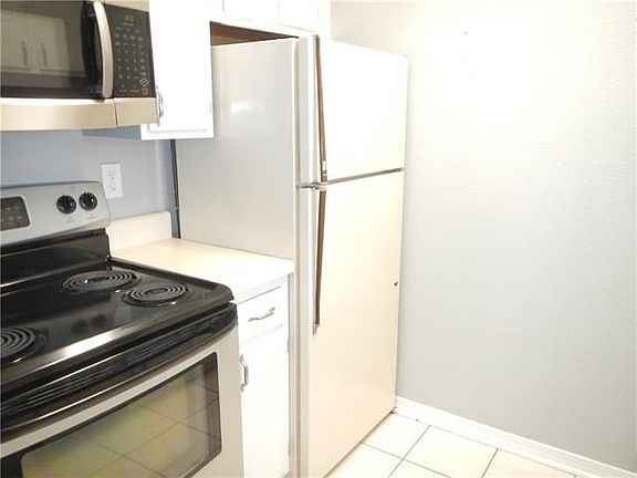 4th image of 2201 Houma Blvd