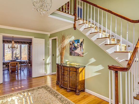 3rd image of 21 Demarre Ln