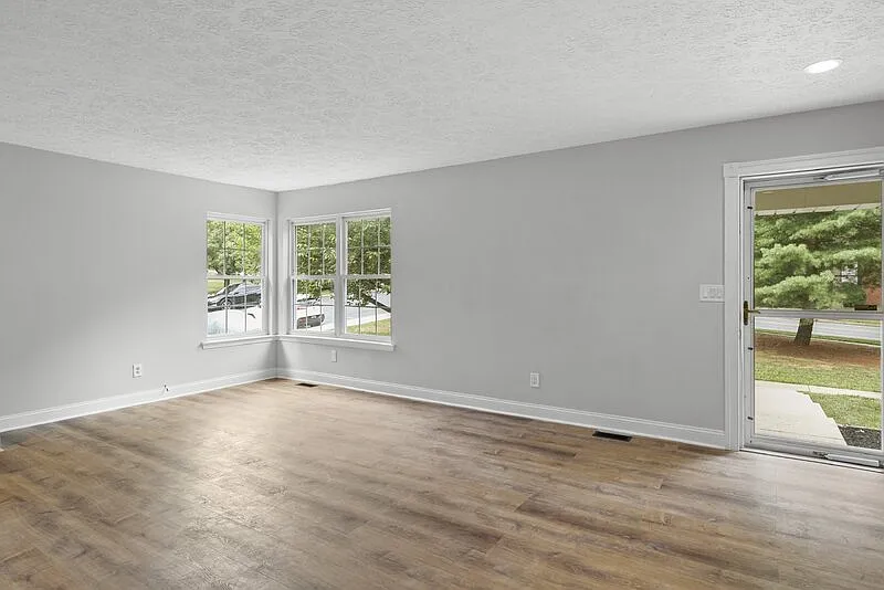 3 bed, 2.5 bath, 1876 sqft, $2,575 — Photo 3