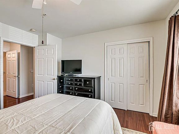 5th image of 1073 Morning Glory Dr
