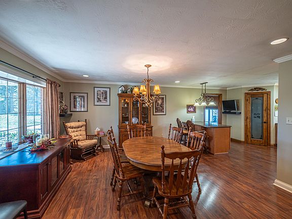 3rd image of 8055 Houser Rd