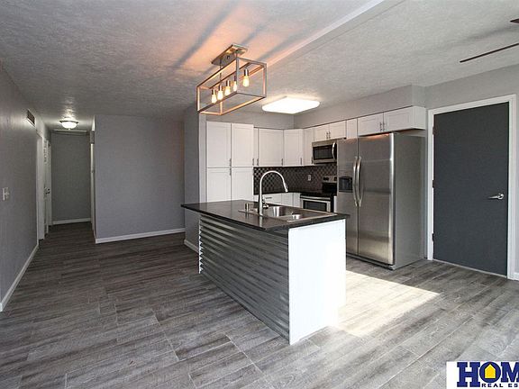 5th image of 5901 Skylark Ln