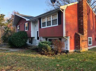 13 Moberg Cir, Attleboro, MA 02703