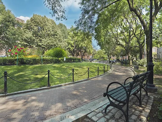 Sold by Sotheby's International Realty | media 31