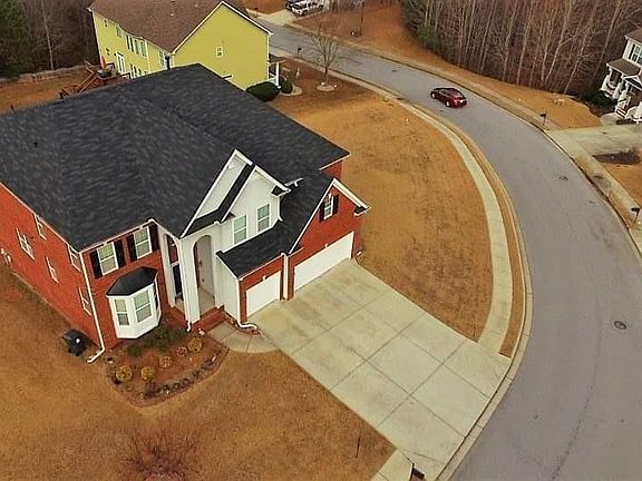 3rd image of 3595 Long Lake Dr