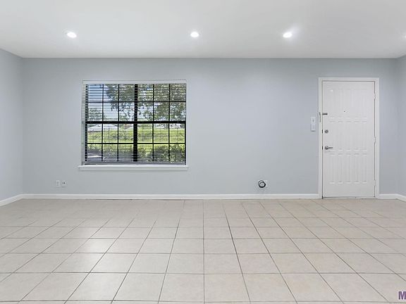 4th image of 2452 Shadowbrook Dr