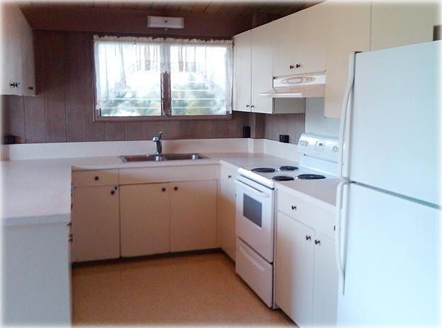 2nd image of 815 Hoomoana St