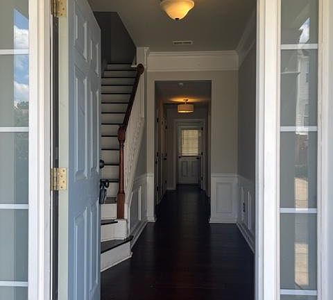 3rd image of 501 Sutter Gate Ln