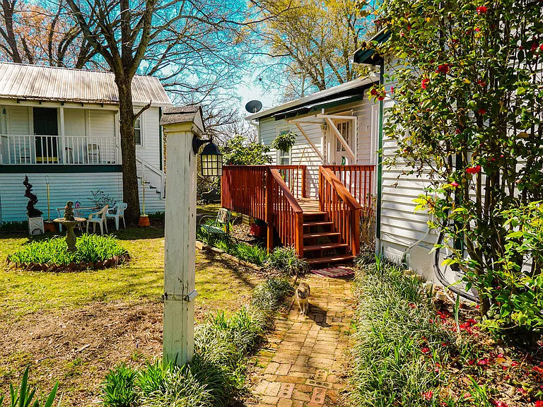 5904 Wall St #D — Photo 2