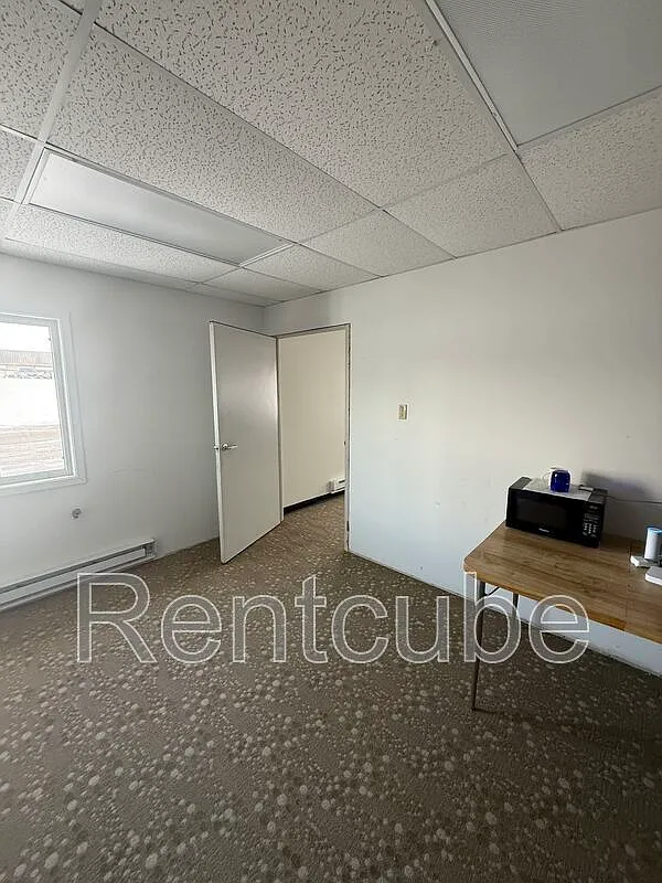 Studio, 1.0 bath, 400 sqft, $300 — Photo 4