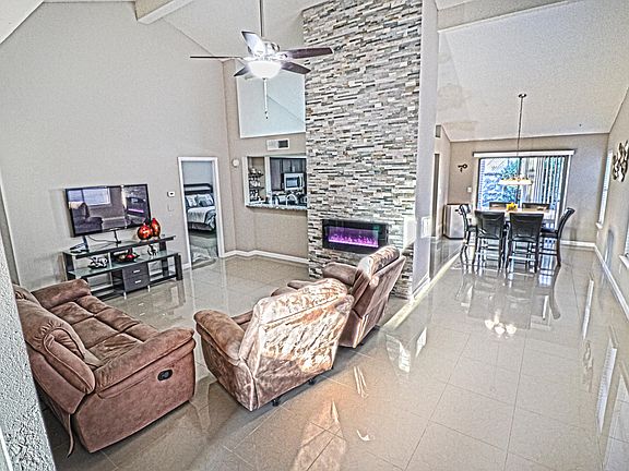 3rd image of 604 Cumbrian Ln
