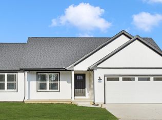 706 Cates Dr, Mahomet, IL 61853