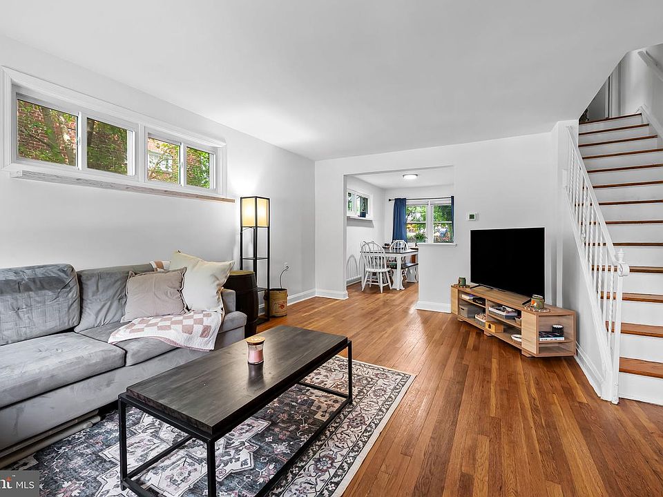 1st image of 5423 Seward Ave