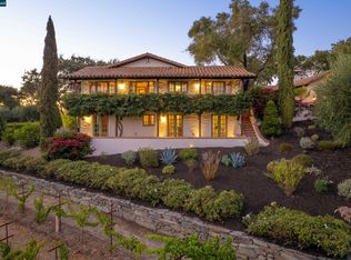 19 Owl Hill Rd, Orinda, CA 94563