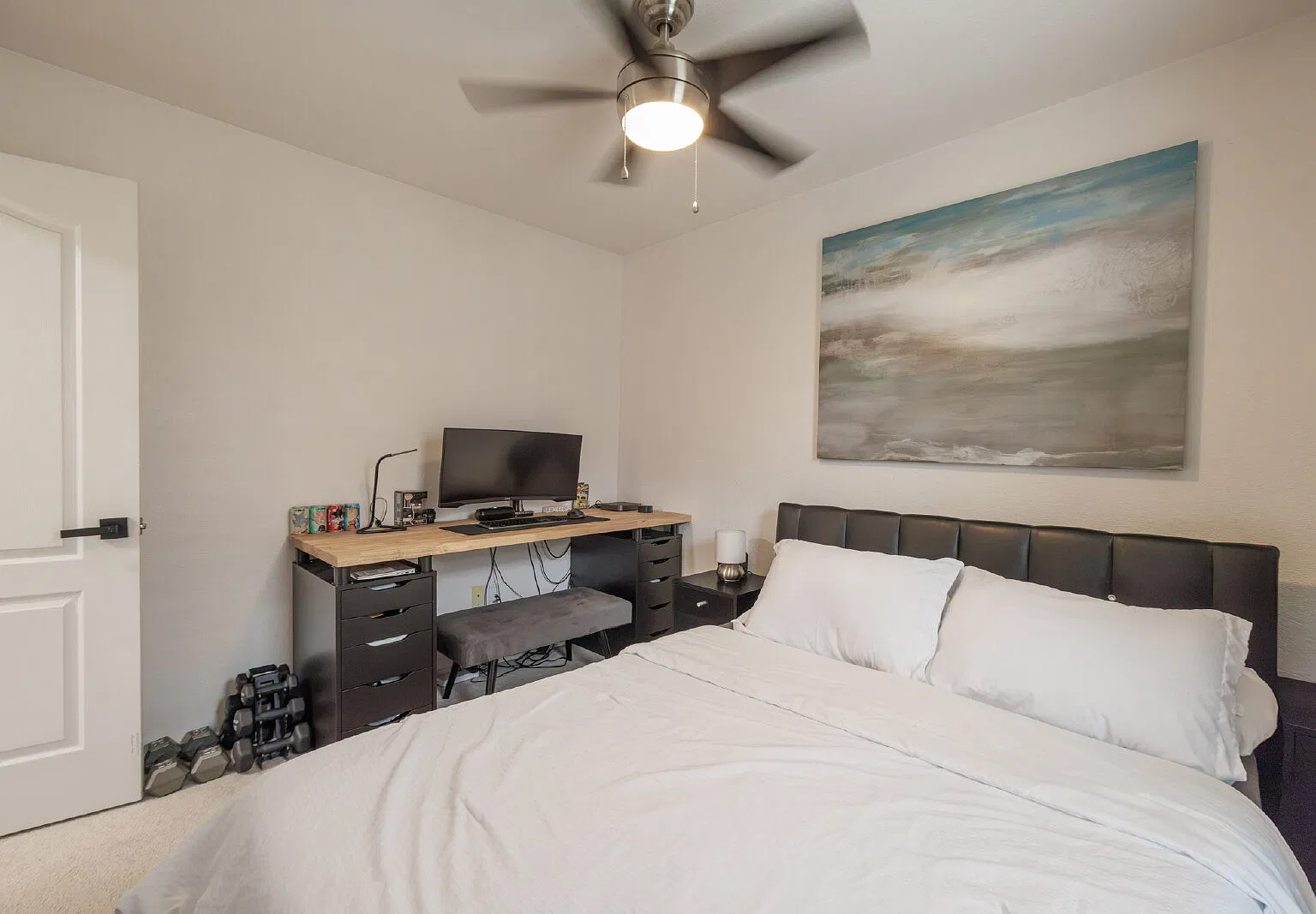 3 bed, 2.0 bath, 1753 sqft, $2,600 — Photo 2