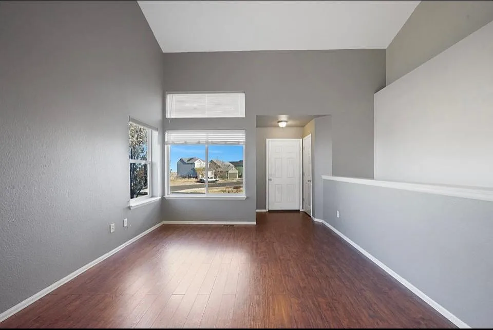 5864 Moon Ridge Dr — Photo 3