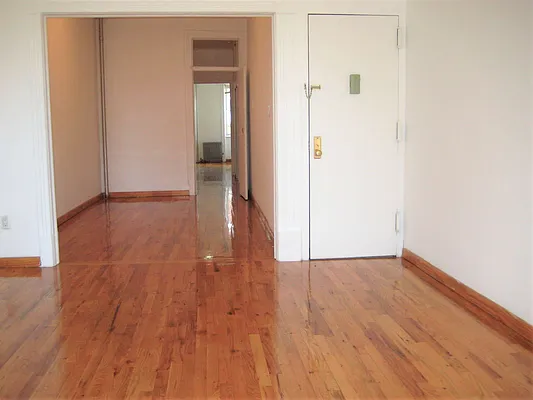 Rented by Capri Jet Realty Corp | media 3