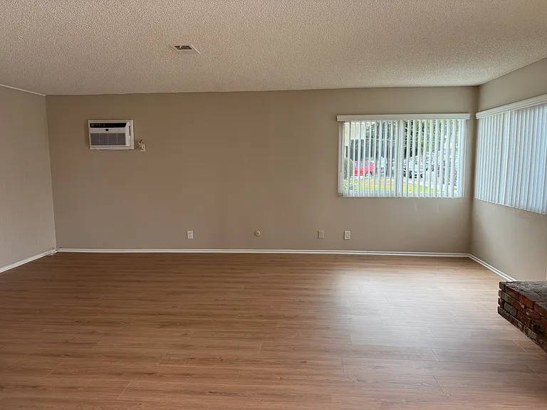 325 E Amerige Ave #A — Photo 6