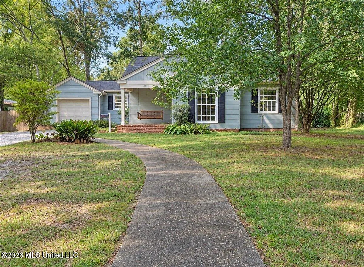 3 bed, 1.0 bath, 1280 sqft, $1,800 — Photo 4