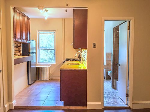 4th image of 40 Douglass St #4