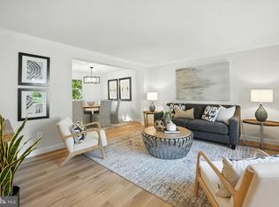 12817 Framingham Ct, Herndon, VA 20171