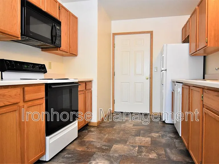 2431 Wheeler Dr #C — Photo 7