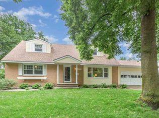 2502 E Sugnet Rd, Midland, MI 48642