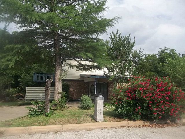 1st image of 604 E Flag Creek Dr