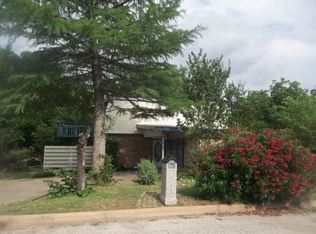 604 E Flag Creek Dr, Llano, TX 78643