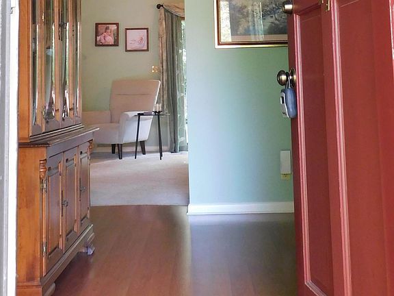 2nd image of 47 Briarwood Ln