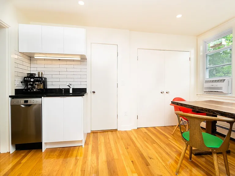 10-12 Winchester St #3 — Photo 3